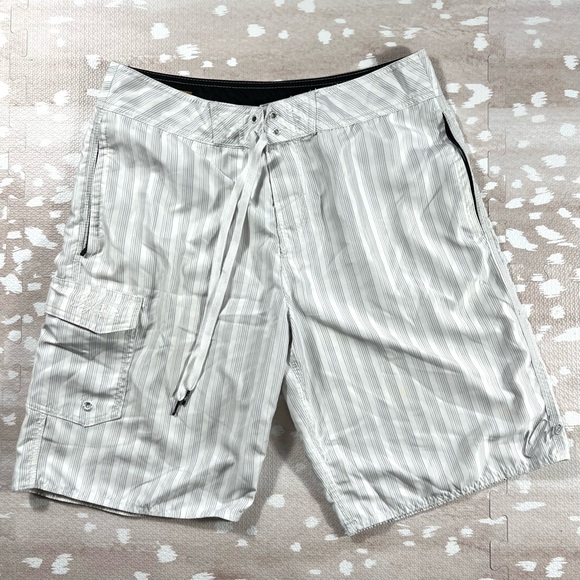 O'Neill Other - O’Neill Men's Striped Hybrid Swim Board Shorts Gray and White Size 32